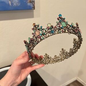 Sweet V | Metal Queen Crown